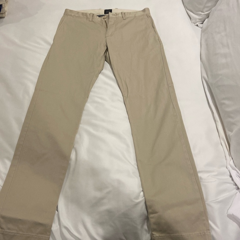 Men’s J.Crew stretch khaki pants size 28 W and 32 L